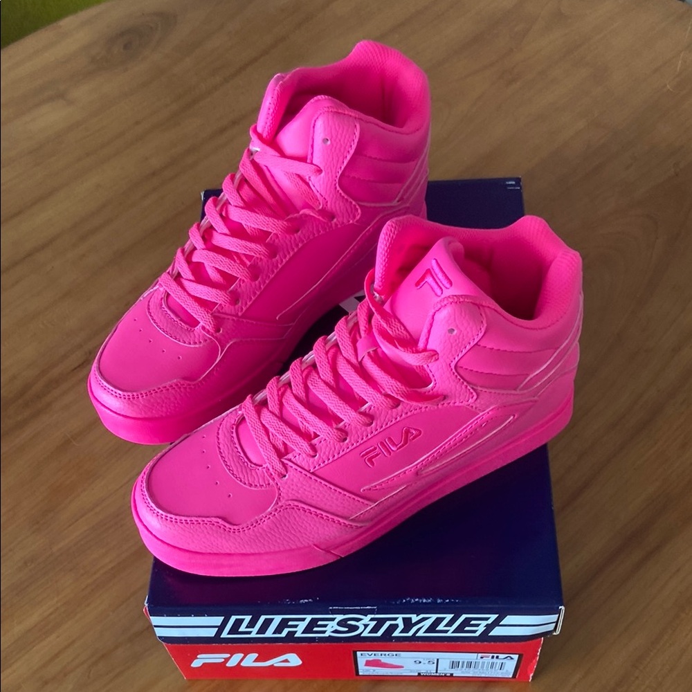 Fila Women's Bright Pink Hi-Top Sneakers Size 9.5 New in Box